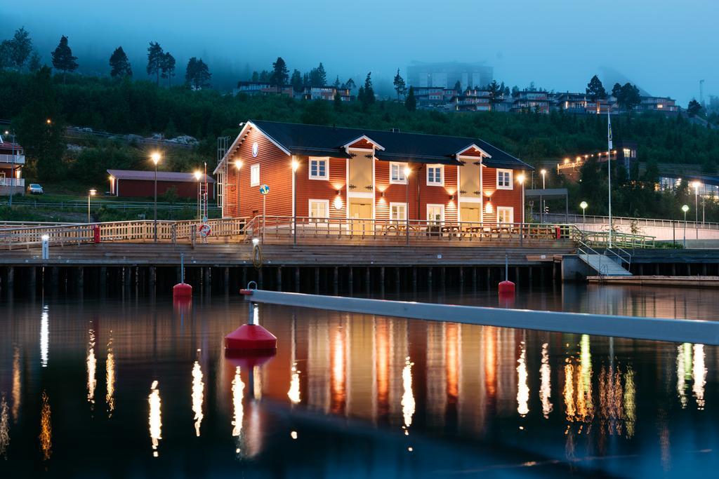 Oernskoeldsviks Gaesthamn Hostel Exterior foto